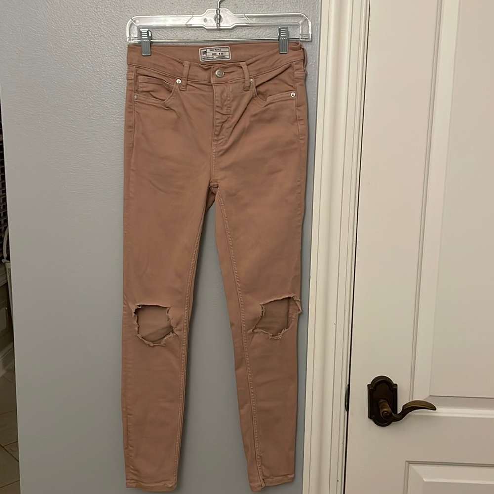 Free People salmon colored skinny jeans